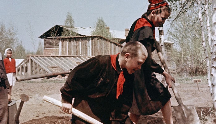 21 постановочная фотография советской жизни