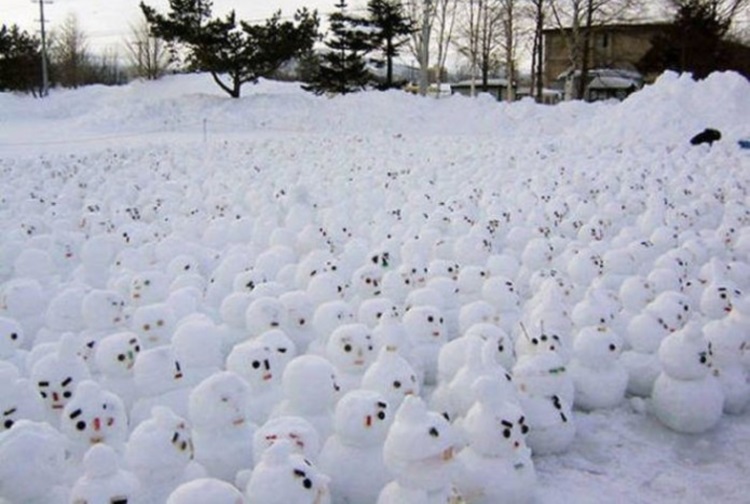 Смешные снеговики, которых вы сами захотите слепить, 50 фото