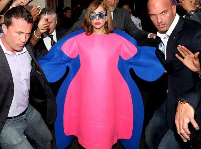 30 ярких и эпатажных нарядов Lady Gaga