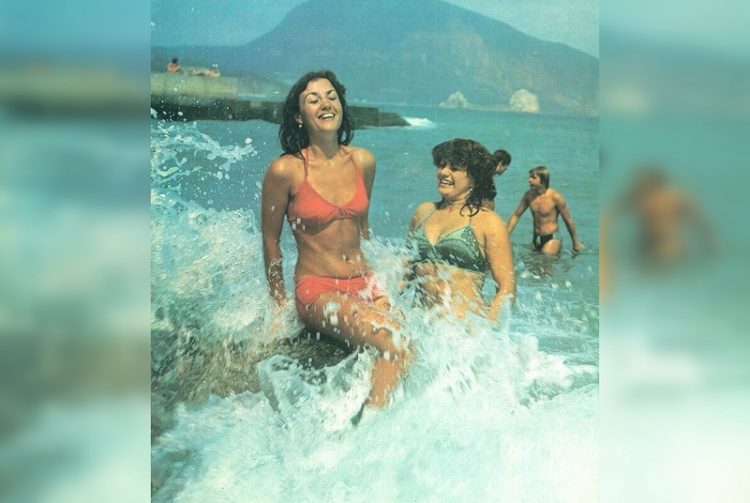 Ретро фото радянських дівчат на пляжі