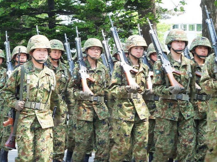 Жінки в арміії: чисельність у різних країнах