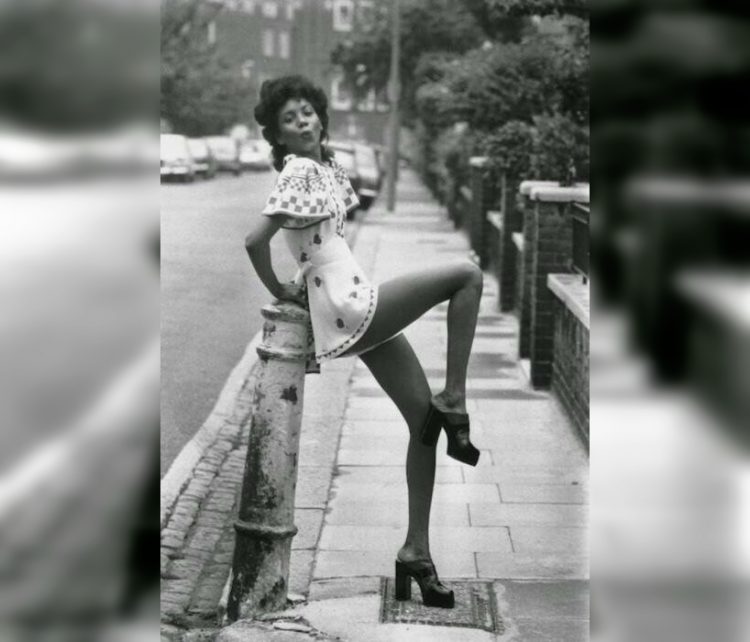 Очарование и стиль: ретро-фото девушек из 70-х