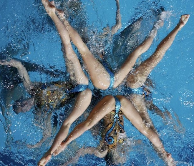 Synced Laughter Hilarious Moments In Synchronized Swimming Page 11 Of 25