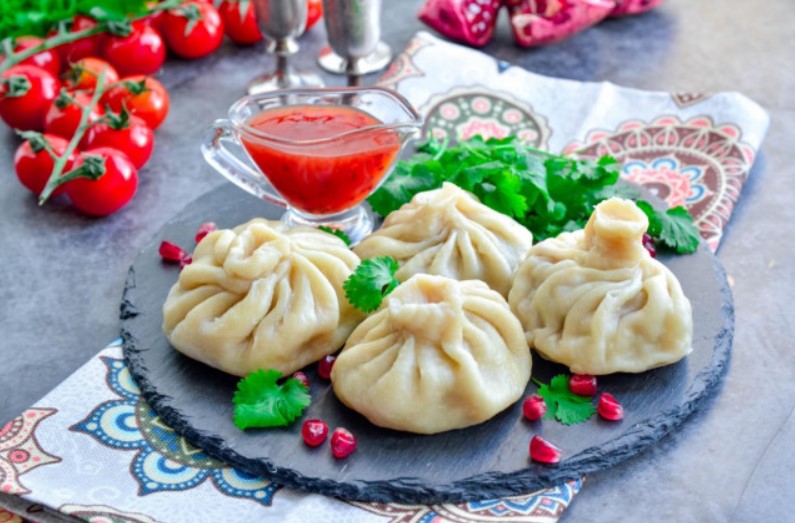 Culinary Wonders: An International Tour of Mouthwatering Dishes